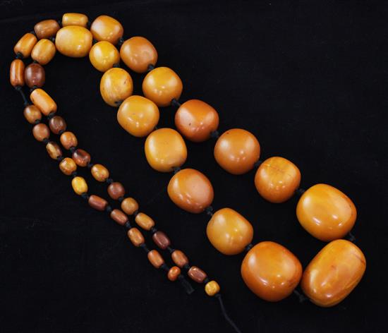 A single strand graduated butterscotch amber bead necklace, 36in.